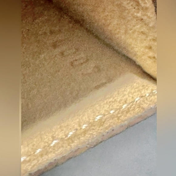 Louis Vuitton petit pouchet Florentine belt bag. Pre loved, authentic, w/COA. - Picture 8 of 15